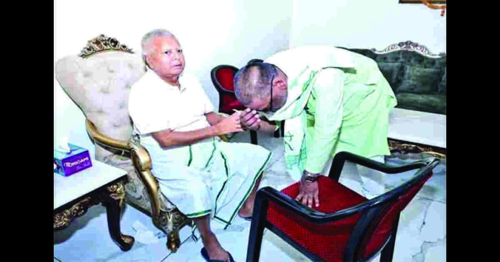 Jharkhand Chief Minister Hemant Soren met RJD supremo Lalu Prasad