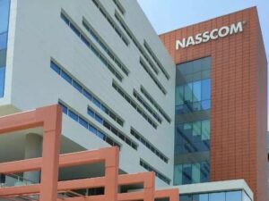 H-1B वीजा फीस 2025, NASSCOM H1B प्रतिक्रिया, भारतीय आईटी कंपनियां वीजा नीति, ग्लोबल कैपेबिलिटी सेंटर्स भारत, H-1B fee hike impact on India, Indian tech industry news, निर्मला सीतारमण जीसीसी, India US H1B policy 2025, Visa fee hike NASSCOM analysis, CP Gurnani on H1B visa changes