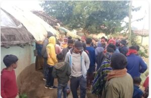 दुमका: एक ही परिवार के चार सदस्यों की संदिग्ध मौत –