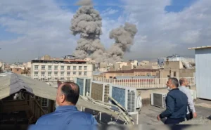 बमबारी के बीच ईरान में 1200 भारतीय छात्र फंसे, सुरक्षित जगहों पर भेजने की मांग