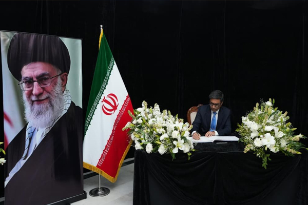 ईरान के दूतावास पहुंचे विदेश सचिव विक्रम मिस्री, खामेनेई की मौत पर भारत ने जताया शोक